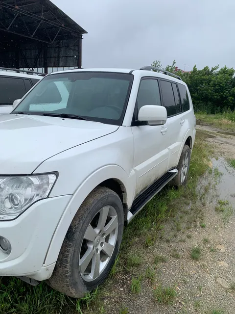 Автомобиль МITSUBISHI PAJERO 3.0 LWB, 2012 года выпуска, VIN JMBLYV93WCJ006931 (один ключ от автомобиля, информация по документам отсутствует)