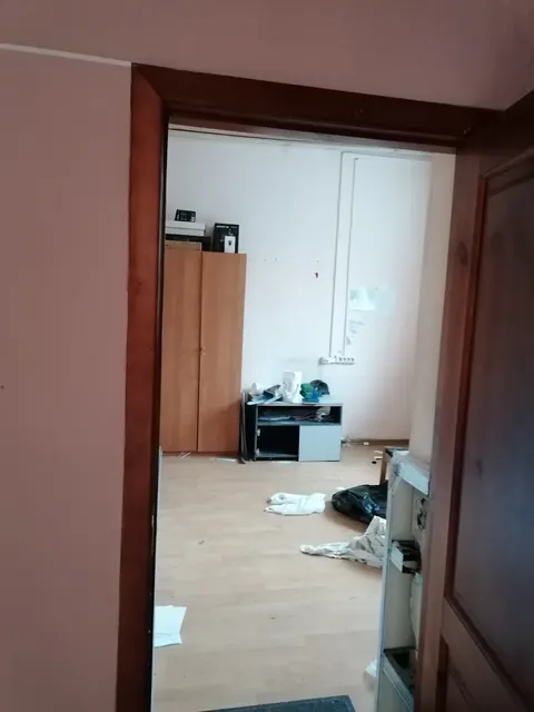часть нежилого отдельно стоящего 2-х этажного здания с кадастровым номером 42:24:0501006:956, в том числе помещения обозначенные на поэтажном плане под №№ 3-9 (1 этаж) общей площадью 114,3 кв.м, расположенного по адресу: г. Кемерово, ул. Станционная, 2