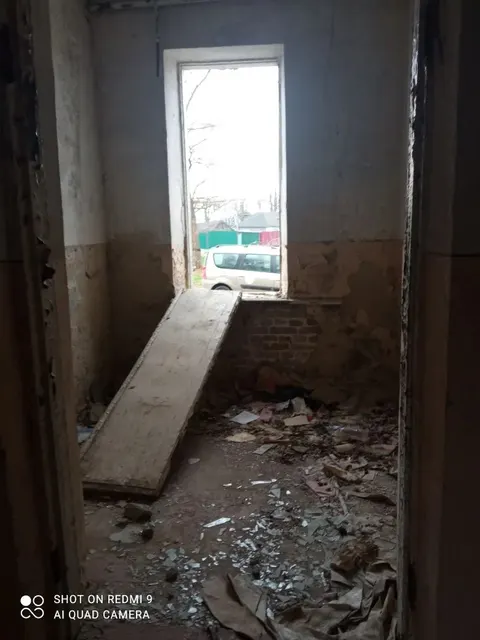 Здание 463,6 кв.м и земельный участок 6030 кв.м, расположенные по адресу: Курская область, м.р-н Пристенский, с.п. Бобрышевский сельсовет, с. Бобрышево, ул. Плант, двлд. 129