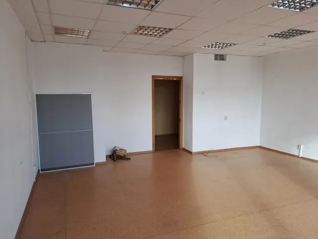 Право на заключение договора аренды в отношении имущества: Свердловская область,    г. Екатеринбург, ул. Мамина-Сибиряка, дом 58, восьмой этаж, помещение № 34