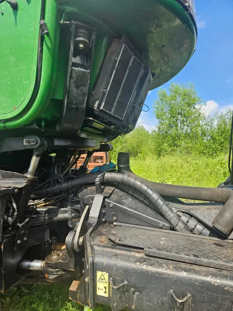 Харвестер John Deere 1270 E c заводским номером машины WJ1270E001625, 2009 г.в., г.р.з. 29АВ1890, г.р.з. на харвестере отсутствует, корпус зелёного цвета, 1 шт.