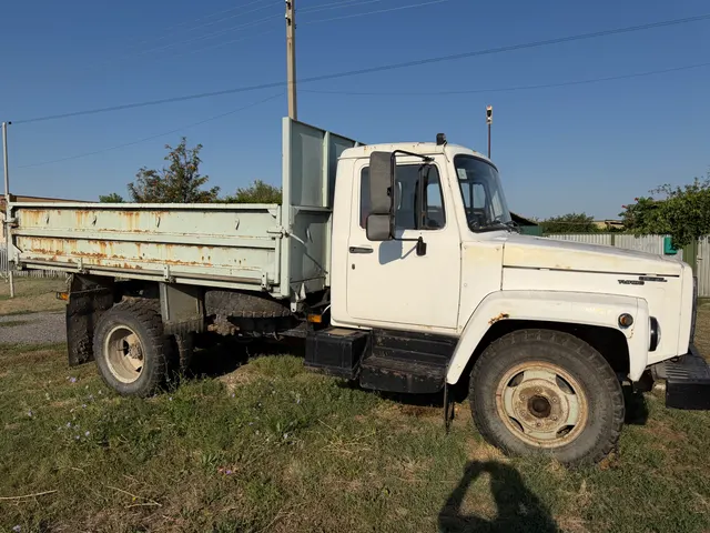 Автомобиль ГАЗ-САЗ-35071