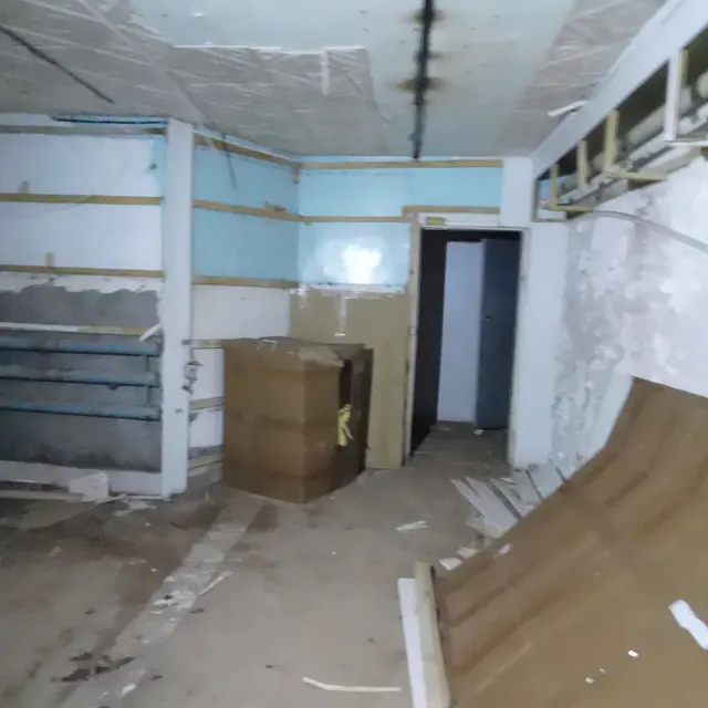 Нежилое помещение № 1, общей площадью 300,2 кв. м, расположенное в подвале и на первом этаже жилого трехэтажного кирпичного дома находящееся по адресу: г. Чебоксары,             ул. К. Иванова, д. 69