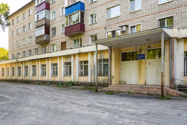 нежилое помещение, площадь 1045,8 кв. м., этаж: №1, подвал, кадастровый номер: 48:20:0038501:4543, расположенное по адресу: Липецкая область, г. Липецк, ул. Центральная, д.17, пом. 2