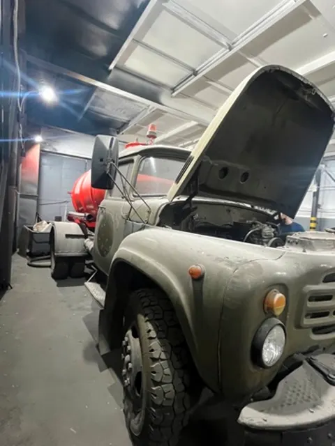 Автомобиль ЗИЛ130 с вакуумной цистерной КС-500 (ассенизатор)