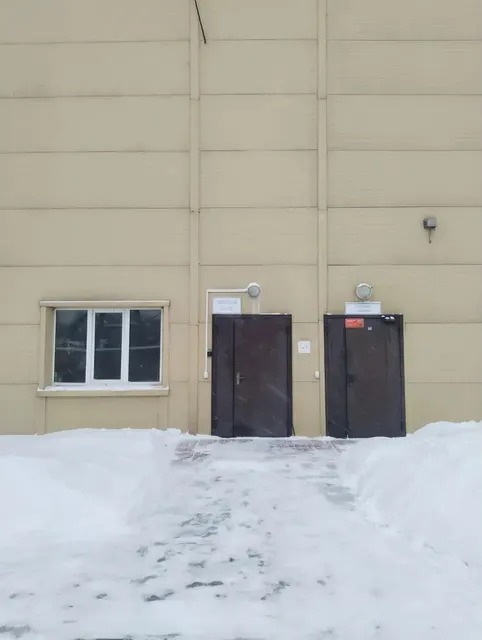 Нежилые производственные помещения на первом этаже площадью 46,9 кв.м. (номера по плану 37, 38, 39), расположенные по адресу: г. Новосибирск, Ленинский район, ул. Троллейная, д. 87/1, корпус 3