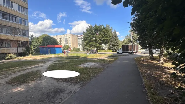 Право заключения договора на размещение нестационарного торгового объекта на территории города Брянска по Бежицкому району, место в Схеме № 98, торговый автомат (вендинговый автомат) по адресному ориентиру: ул. Комсомольская, о/д 16, специализация - автоматизированная продажа молока