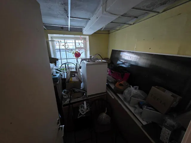 Часть помещения II в лит. А1, назначение: нежилое, площадью 13 кв.м., этаж № подвал, номера на поэтажном плане: 6, 7, кадастровый номер: 36:34:0304023:511, расположенный по адресу:  г. Воронеж, ул. Героев Стратосферы,       д. 9, назначение использования  – деятельность, не запрещенная законом*