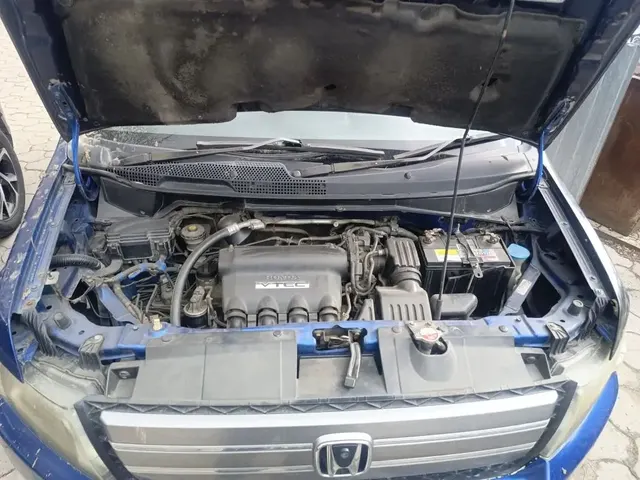 Автомобиль марки Honda Mobilio Spike, г/н А331ОХ27 ,2006 г.в., № кузова GK11207584, цвет синий, повреждения по корпусу (сколы,царапины,ржавчина)