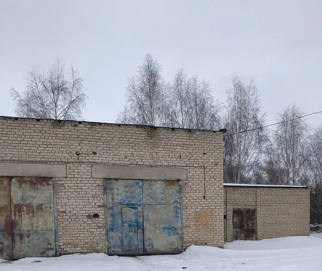 Объект аренды, площадь 180,1 кв. м, номера на поэтажном плане: Этаж 1, помещения 1-3 (гараж), адрес (местонахождение) объекта: Самарская область, муниципальный р-н Исаклинский, с Исаклы, ул Куйбышевская, д 100