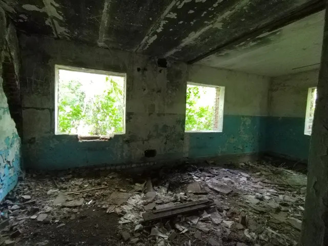 Административное здание, земельный участок