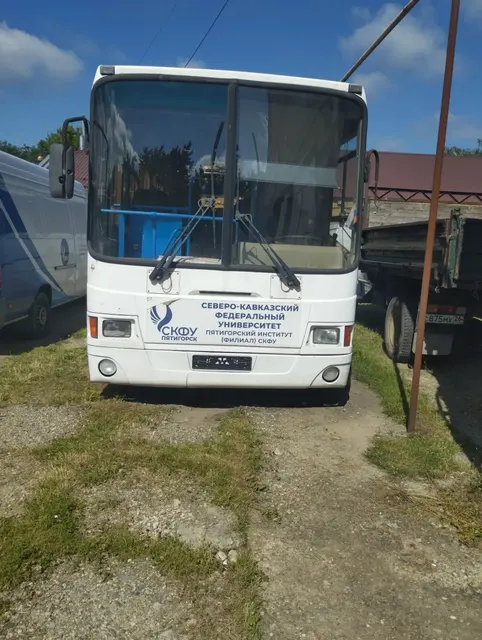 1. Автобус КАВЗ-4238-01 гос. номер О 328 РУ 126, VIN XTY52563TA0023297, номер кузова XTY52563TA0023297, 2010 года выпуска, цвет белый, инвентарный номер М 111217329, стоимость 254 800,00 рублей.  2. ЛиАЗ 525634, автобус гос. номер О 358 РУ 126, VIN Z7N423801F0001422, номер кузова Z7N423801F0001422, 2010 год выпуска, цвет белый, инвентарный номер Т000011930, стоимость 192 600,00 рублей.  3. Автобус КАВЗ-4235-31 гос. номер О 374 РУ 126, VIN Z7N423531A0001650, номер кузова Z7N423531A0001650, 2010