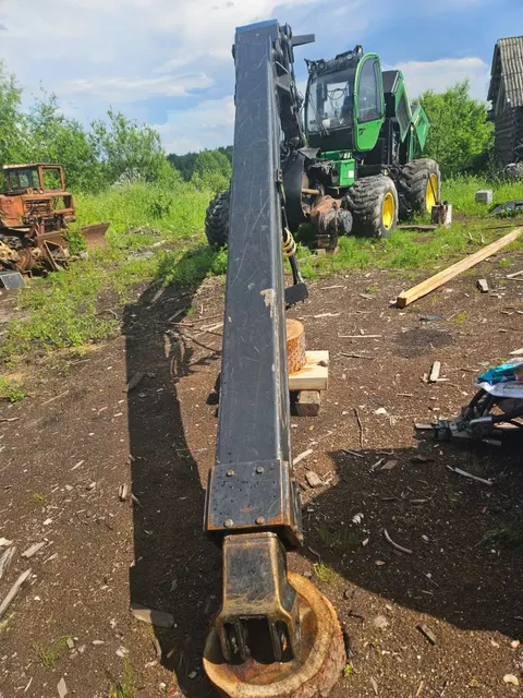 Харвестер John Deere 1270 E c заводским номером машины WJ1270E001625, 2009 г.в., г.р.з. 29АВ1890, г.р.з. на харвестере отсутствует, корпус зелёного цвета, 1 шт.