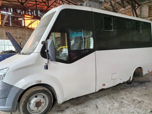 Автобус  ГАЗ A63R42
