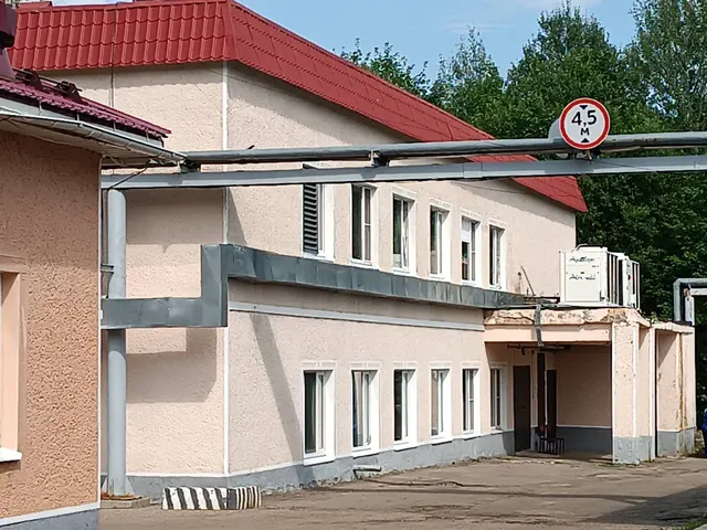 Помещение № 8 помещения 4 на 1 этаже, часть площадью 153 кв. м помещения 3 (согласно прилагаемой схемы), помещения 5, 7, 11 – 12 помещения 1 на 2 этаже нежилого здания Здание 1  столовой. Лит. 13Б по адресу: Московская область,  Сергиево-Посадский  район, Шеметовское сельское поселение, в районе с. Шеметово, промплощадка, здание №8, кадастровый  номер  50:05:0020503:434