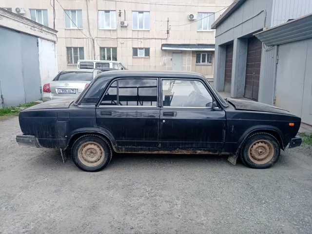 Автомобиль LADA-210740, выпуска 2011, цвет серебристо - коричневый, идентификационный номер (VIN) ХТА21074ОВY004341, государственный регистрационный номер У267HO96