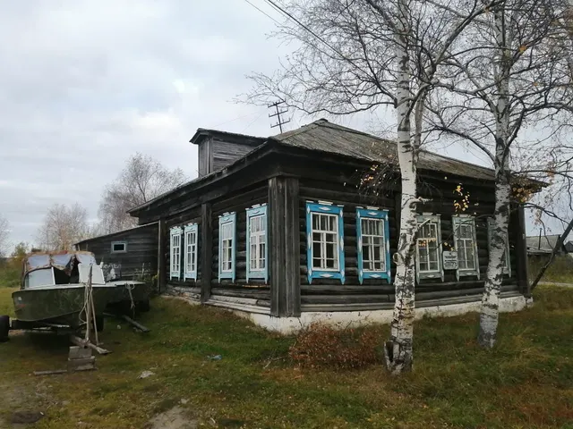 Нежилое здание – Дом, в котором находилась столовая и библиотека политссыльных, общей площадью 88,4 кв. м., с кадастровым номером 70:11:0100016:613, расположенное по адресу: Томская область, Парабельский район, с. Нарым, ул. Куйбышева, д. 26
