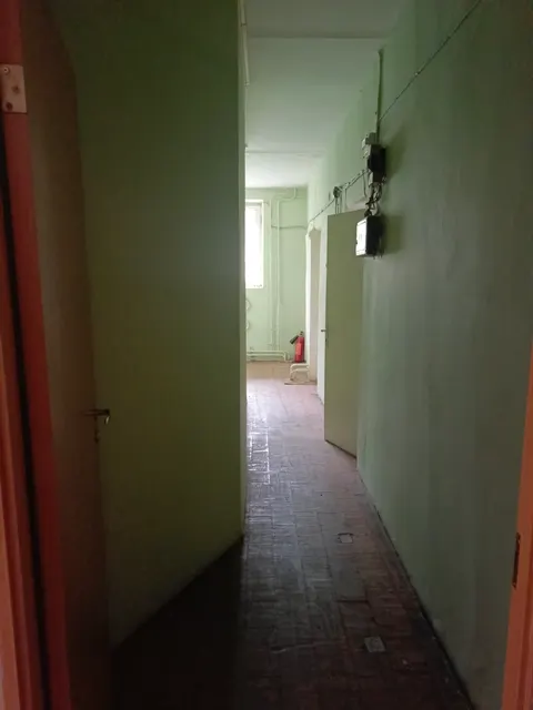 Нежилое помещение, площадь 113,9 кв.м., этаж: подвал, кадастровый номер 66:17:0802003:408, назначение: нежилое, расположенное по адресу: Свердловская область, г. Нижняя Тура, ул.Машиностроителей, д. 28