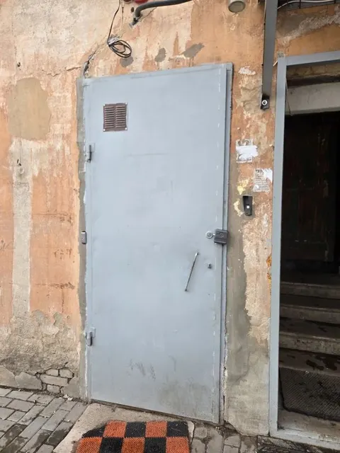 Лот № 11 (повторные торги). Нежилое встроенное помещение I в литере А1 (этаж подвал) площадью 22,4 кв. м, кадастровый номер 36:34:0209020:3292, местонахождение: г. Воронеж, ул. Еремеева, д. 1. Собственник - ООО «ТЕМП».