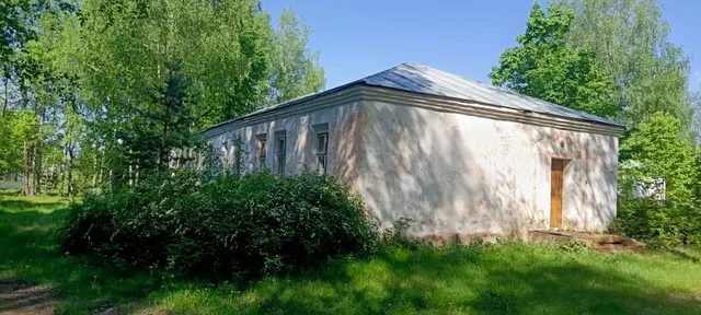 Нежилое здание с земельным участком, расположенные по адресу: Ивановская область, р-н Южский, с. Моста, ул. Восточная, д.6
