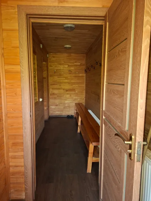 Здание, площадью 384,3 м.кв., расположенное по адресу ЛНР, м.о. Кременской, г. Кременная, ул. Дражевского, 17, кадастровый номер 95:05:0101005:683