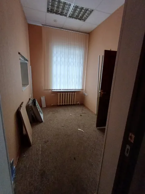 Нежилое помещение общей площадью 134,8 кв.м., с кадастровым номером 18:21:095069:463, по адресу: Удмуртская Республика, Увинский район, п. Ува, пер. Новый, д. 5