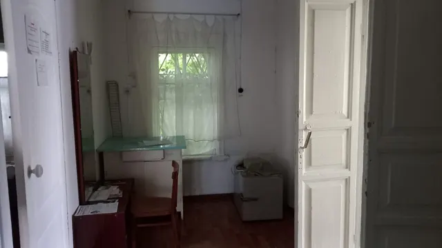 Нежилое здание медпункта по адресу: Курганская область,  Катайский муниципальный округ, с. Зырянка,  ул. Советская, д. 17