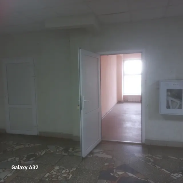 нежилое помещение,  общей площадью 17,4 кв. м., на втором этаже Автовокзала