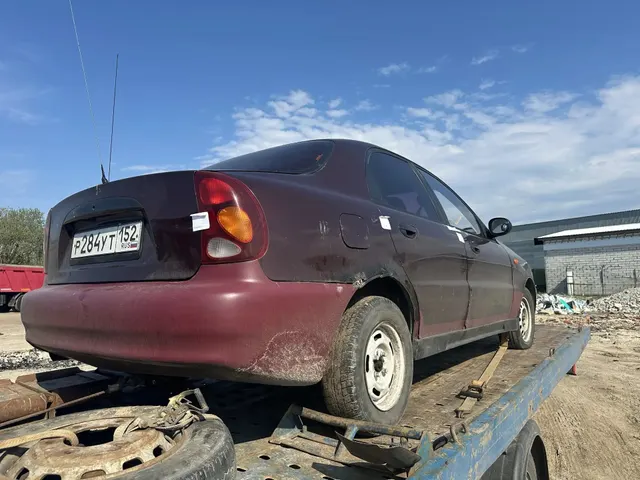Лот №5 Автомобиль вишневого цвета "CHEVROLET LANOS" государственный регистрационный знак Р284УТ152. VIN: Y6DTF69Y060012604, 2006 года выпуска. Имеется договор купли продажи, ПТС, СТС. Бывший в употреблении, правоустанавливающие документы и ключи отсутствуют, номер АС ПИБИ 33-006795-1. автомобиль «Ровер 45», г/н К868АХ977, VIN SARRTSWMS2D559649, легковой комби, 2001 г.в., цвет синий Бывший в употреблении, правоустанавливающие документы и ключи отсутствуют, после дтп, номер АС ПИБИ 33-006573-1.