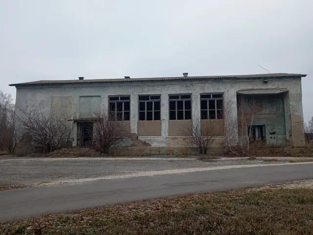 Здание дома культуры, назначение: нежилое, площадь 492,9 кв.м., кадастровый номер 48:13:0000000:810, земельный участок площадью 24827 кв.м, кадастровый номер 48:13:0000000:233, местоположение: Российская Федерация, Липецкая область, м.о. Липецкий, с. Ивово, ул. Советская, 48а
