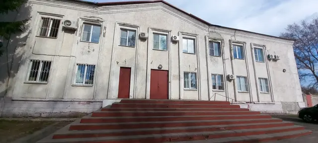 нежилое помещение площадью 105,5  кв.м. с кадастровым номером 68:21:0101001:2280 (РНФИ П13680001925), расположенного по адресу: Тамбовская область, р-н Токаревский, рп. Токаревка, ул. Маяковского, д. 3, пом. 1