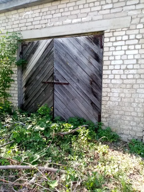 земельный участок, РНФИ П11160005826, кадастровый номер: 73:01:020121:94, площадью 32 кв.м, адрес объекта: Ульяновская область, р- н Базарносызганский, р.п. Базарный Сызган, ул. Ульяновская, No 57Б, с расположенным на нем объектом недвижимого имущества: гараж, РНФИ П12730005658 кадастровый номер: 73:01:020121:97, площадью 28 кв.м