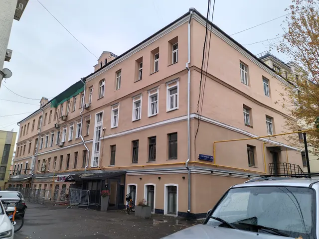 Продажа имущества, находящегося в собственности города Москвы, нежилое помещение по адресу: г. Москва, ул. Пятницкая, д. 20, стр. 2 общей площадью 254,7 кв. м, кадастровый номер: 77:01:0002005:2221