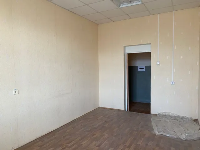 Помещение: нежилое помещение, назначение: нежилое, площадь 197,8 кв.м, этаж 4, расположенное по адресу: Российская Федерация, Орловская область, г. Орёл, ул. Комсомольская, д. 320, пом. 31