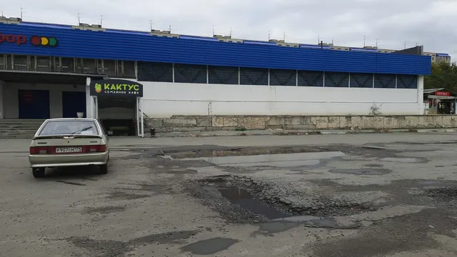 Елочный базар по адресу: г. Курган, 3 микрорайон, в районе здания № 1