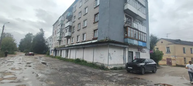 Нежилое помещение, с кадастровым номером 69:47:0130313:122, расположенное по адресу: Тверская область, г. Торжок, ул. 1-ая Пугачева, д. 16а,  пом. 36, площадью 229 кв.м