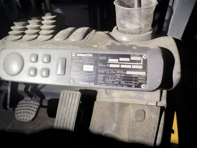 Самоходная машина KOMATSU FD25T-17;