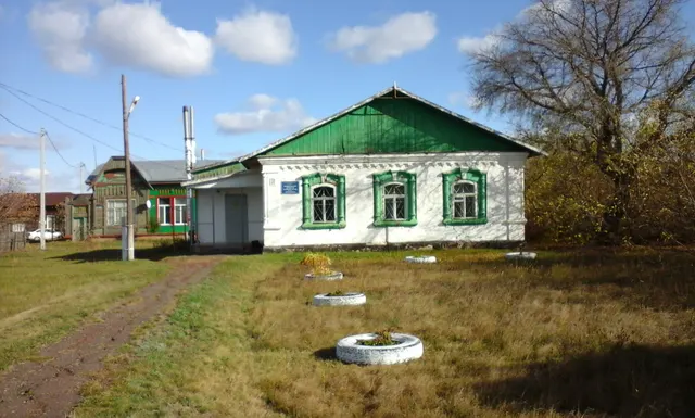 Нежилое здание с кадастровым номером 56:14:0501009:107, площадью 115,5 кв.м. и земельный участок, с кадастровым номером 56:14:0501009:26, площадью 1506 кв.м., категория земель: земли населенных пунктов, расположенные по адресу: Оренбургская область, Красногвардейский район, с.Плешаново, ул. Ленина, дом 38