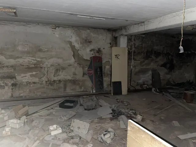 Нежилое помещение, назначение: нежилое, площадь: 148,7 кв. метра, этаж: цокольный, кадастровый номер: 74:25:0303205:720, расположенное по адресу: Челябинская область, Златоустовский городской округ, г. Златоуст, ул. им. Н.Б. Скворцова, д. 32