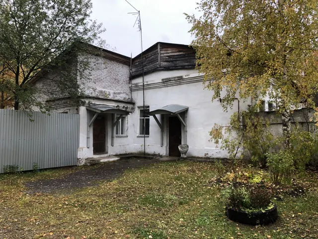 Земельный участок площадью 10 766 кв.м с кадастровым номером 59:07:0010110:1, с расположенными на нем объектами недвижимого имущества, по адресу: Пермский край, м.о. Краснокамский, г. Краснокамск, берег р. Кама, ацетиленовая станция у д. Конец Бор.
