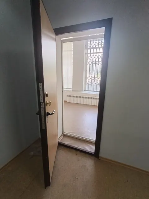 Лот № 1 Объект аренды, площадь 166,50 кв.м., номера помещений на поэтажном плане: 1 этаж, помещения № 1-13, адрес (местонахождение) объекта: Челябинская область, г. Магнитогорск, ул. имени газеты Правда, д. 9, пом. 5