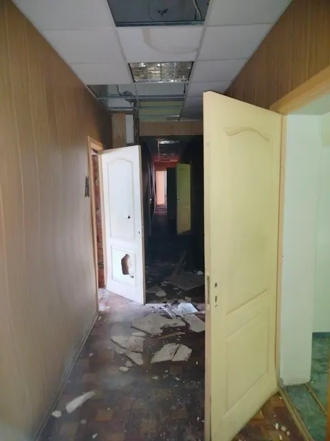 Нежилое помещение общей площадью 396,50 кв. м (кадастровый номер 53:23:7009401:297, РНФИ П13540000762), расположенное по адресу: г. Великий Новгород, пер. Мининский, д.7.