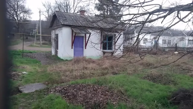 Нежилое здание площадью 244,8 кв.м, кадастровый номер 23:01:0902001:1489, нежилое здание площадью 16,4 кв.м, кадастровый номер 23:01:0902001:1490, на земельном участке из земель населенных пунктов, площадью 3368 кв. м, кадастровый номер 23:01:0902001:1005