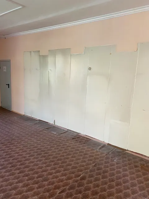 На право заключения договора аренды на неопределенный срок договора аренды нежилых помещения №№45,82,83 общей площадью 165,4 кв.м., расположенные по адресу: Российская Федерация, Республика Хакасия, городской округ город Саяногорск, город Саяногорск, микрорайон Ленинградский, здание 42, закрепленных на праве оперативного управления за МАУ "Городские спортивные сооружения"