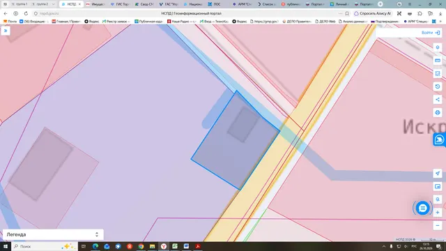 Нежилое здание (магазин), кадастровый номер: 39:07:030702:25 с земельным участком, кадастровый номер: 39:07:030703:168, расположенные по адресу: Калининградская обл., Неманский муниципальный округ, п. Искра, ул.Кленовая, д.2