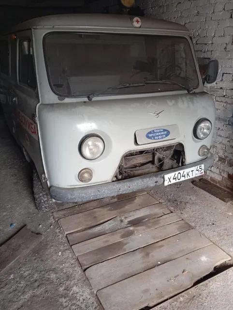 Санитарный автомобиль УАЗ-39629, идентификационный номер (VIN) ХТТ39629040413412,год выпуска 2004