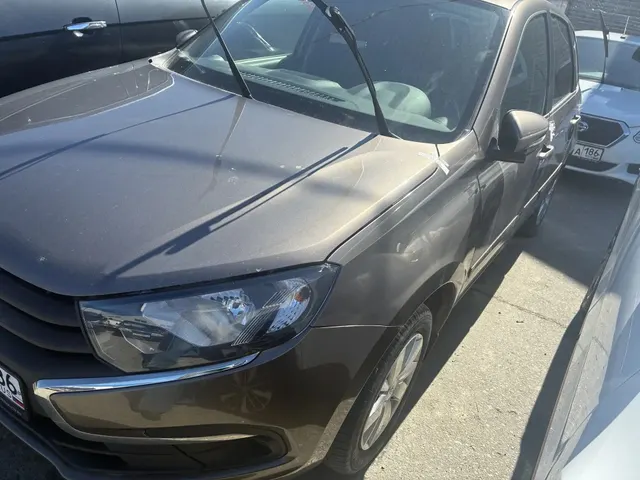 Автомобиль марки ЛАДА 219210 ЛАДА ГРАНТА, VIN XTA219210L0159076, 2019 г/в, золотисто-коричневого цвета, г/н. Р672КН186 ТС обременено ЗАЛОГОМ. По общему правилу при переходе права собственности залог сохраняется в соответствии со ст. 353 ГК РФ; приобретатель имущества приобретает права и несет обязанности залогодателя. Риски, связанные с сохранением залога и возможностью обращения взыскания на предмет залога, несет приобретатель. ТС имеет ограничения ФССП на регистрационные действия.