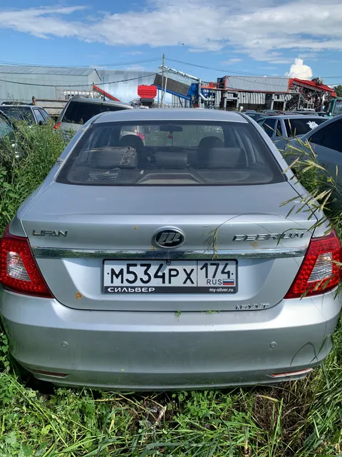 Автомобиль марки “Лифан 214815”, государственный регистрационный знак М534РХ174, принадлежащий супруги Хаирова М.О. – Хаировой Алене Викторовне (залог)