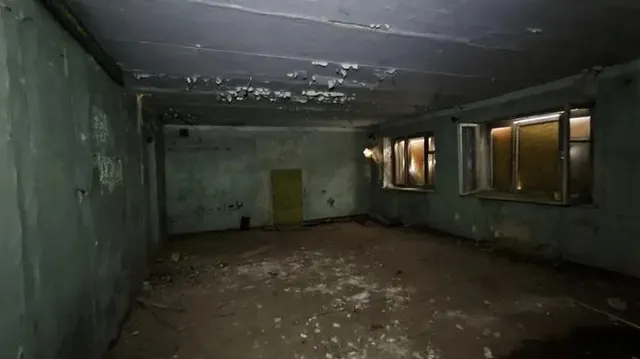 Учебный корпус № 2, кадастровый номер 33:03:000902:120, расположенный по адресу: Российская Федерация, Владимирская область, м.о. Кольчугинский, п. Бавлены, ул. Мира, д. 4А, площадью 1247,8 кв.м, с земельным участком, кадастровый номер 33:03:000911:29, расположенным по адресу: местоположение установлено относительно ориентира, расположенного в границах участка. Почтовый адрес ориентира: обл. Владимирская, р-н Кольчугинский, МО Бавленское сельское поселение, п. Бавлены, ул. Мира, дом № 4А