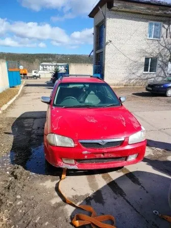 Автомобиль MAZDA FAMILIA, г/н М076МА124 (отсутствует), 1999 г.в., кузов № BJ5W122390, двигатель № 282143, цвет красный. Рабочее состояние, и комплектность автомобиля не проверялось. Находится в г. Зеленогорск, данное имущество обращено в доход государства (Документы отсутствуют). (227/26)